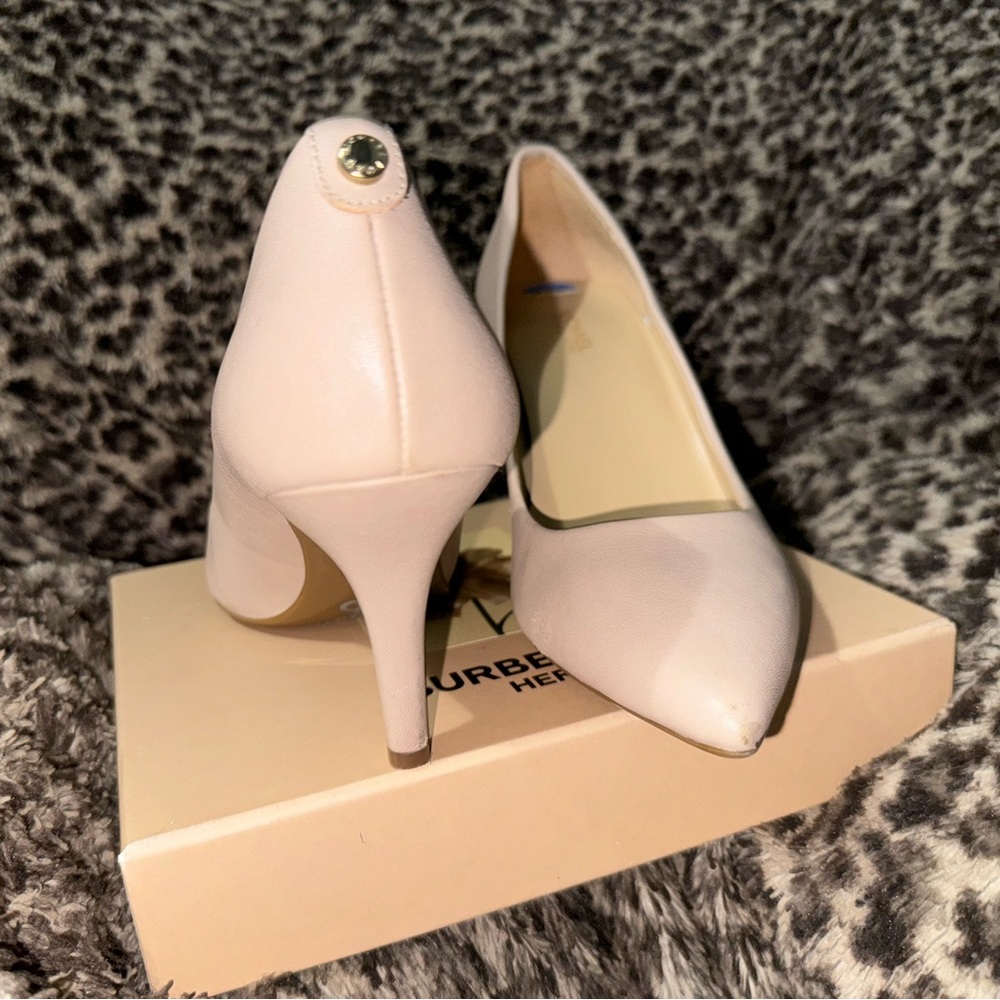 Michael Kors taupe heel